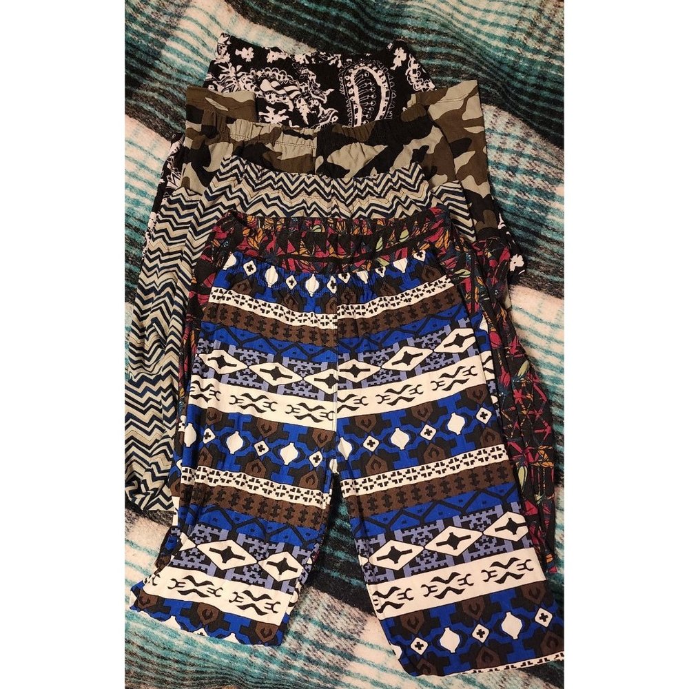 LOT 5 Pairs Womens Multipe Designs STRETCH LEGGINGS ONE SIZE CAMO AZTEC CAPRI